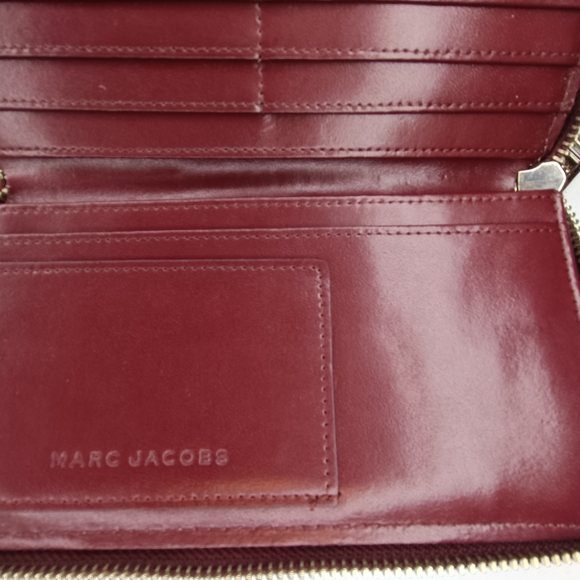 Marc Jacobs Main Line Burgundy Oxblood Minimalist Leather Zip Wallet - Picture 7 of 16